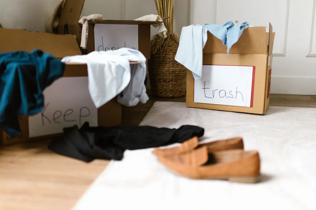 How to Declutter a Small UK Flat in a Weekend: A Room-by-Room Plan